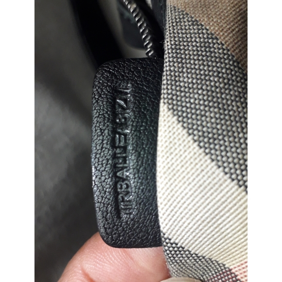 - BURBERRY MAGGIE KNOT METTALIC LAMBSKIN LTH… - Picture 6 of 15